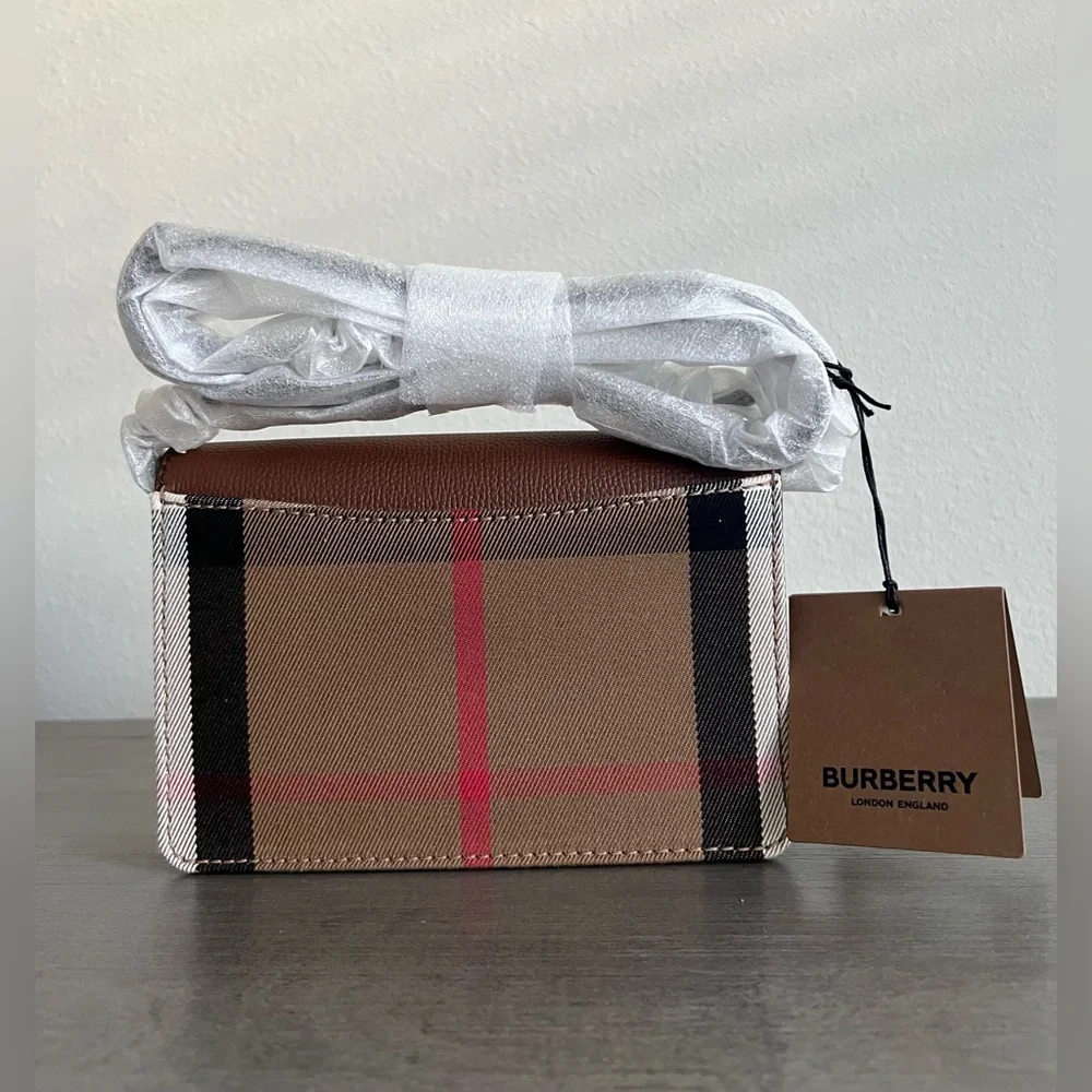 Burberry Hampshire Crossbody House Check Derby In Tan - Picture 5 of 12